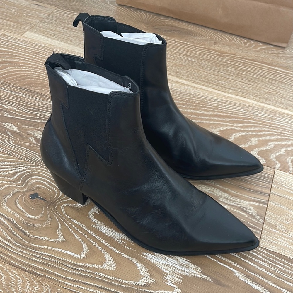 Mens ASOS Brand Pointed Toe Boots with Lightning Bolt Detail Size 12